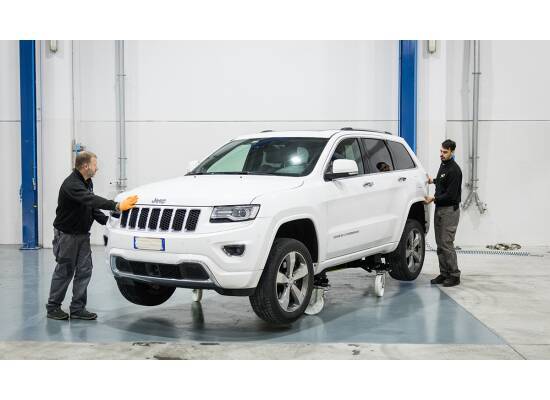 Podnośnik blacharski nożycowy mobilny rolling-lift
